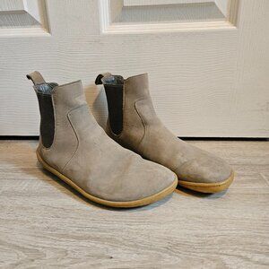 Vivo barefoot Fulham Chelsea boots in grey nubuck. Size 39 / 8.5 women's